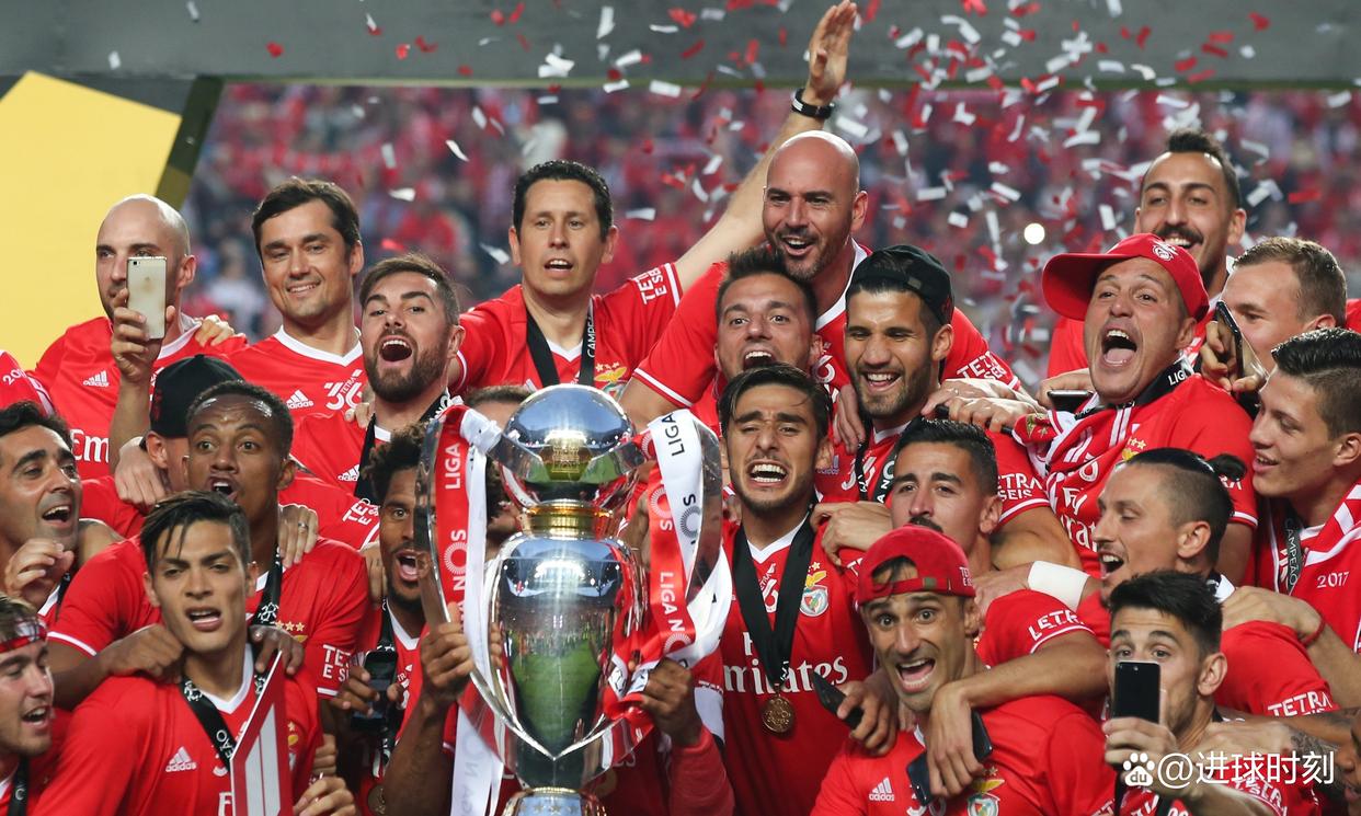 摩纳哥主帅下课,球队状态出现波动 摩纳哥主帅下课,球队状态出现波动